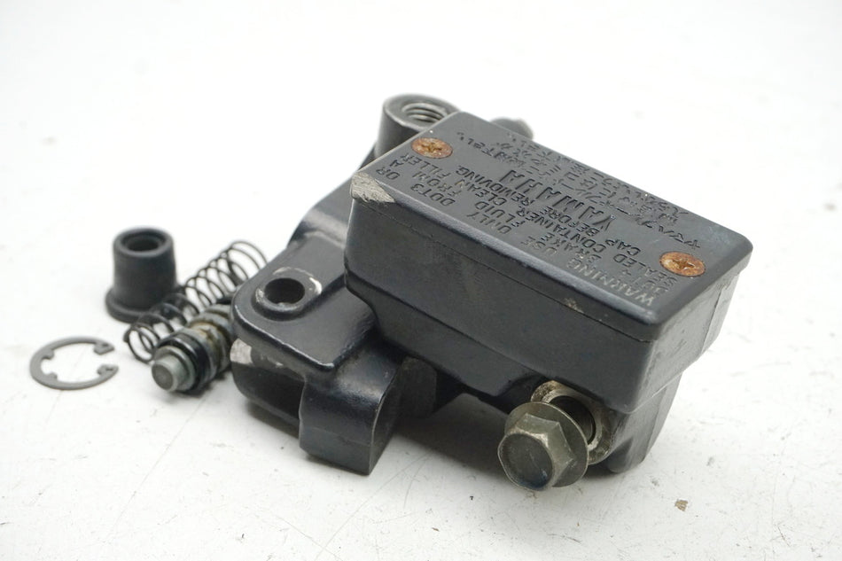 YAMAHA SR 125 10F Cilindro de freno delantero Bomba de freno Cilindro maestro