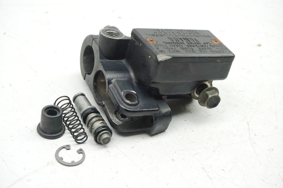 YAMAHA SR 125 10F Cilindro de freno delantero Bomba de freno Cilindro maestro