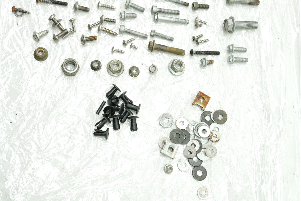 APRILIA SR 50 ZD4TEA Schrauben & Kleinteile (für Rahmen Verkleidung Fahrwerk)