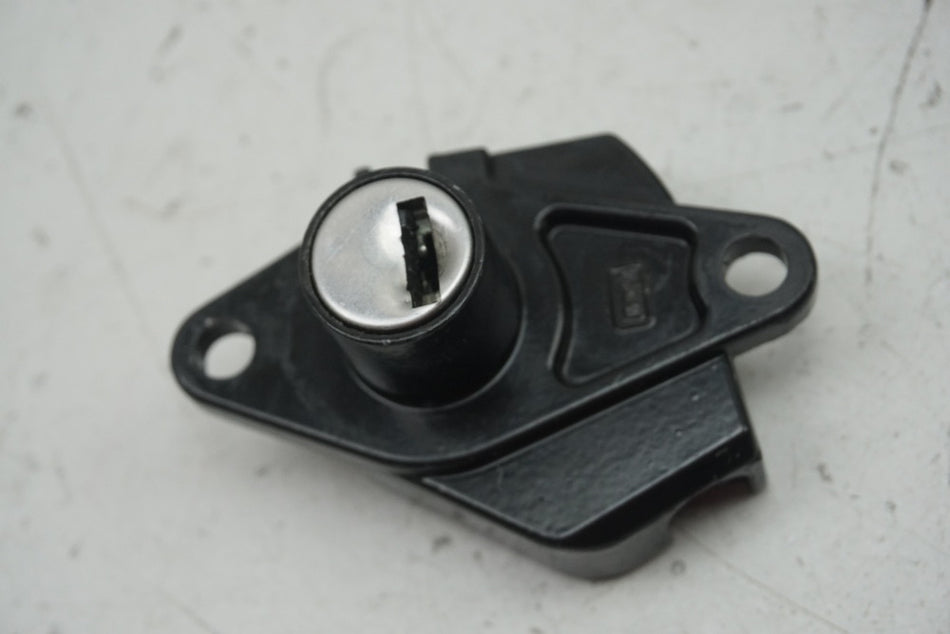 MV AGUSTA BRUTALE 800 DRAGSTER RR B322BB Tapa de combustible Cerradura de asiento
