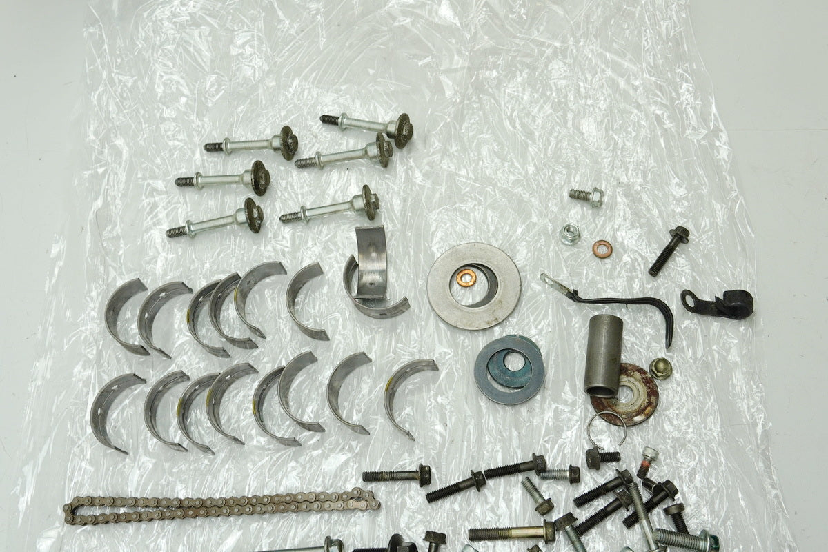 HONDA CBR 1100 XX SC35 Schrauben & Kleinteile (für Motor)
