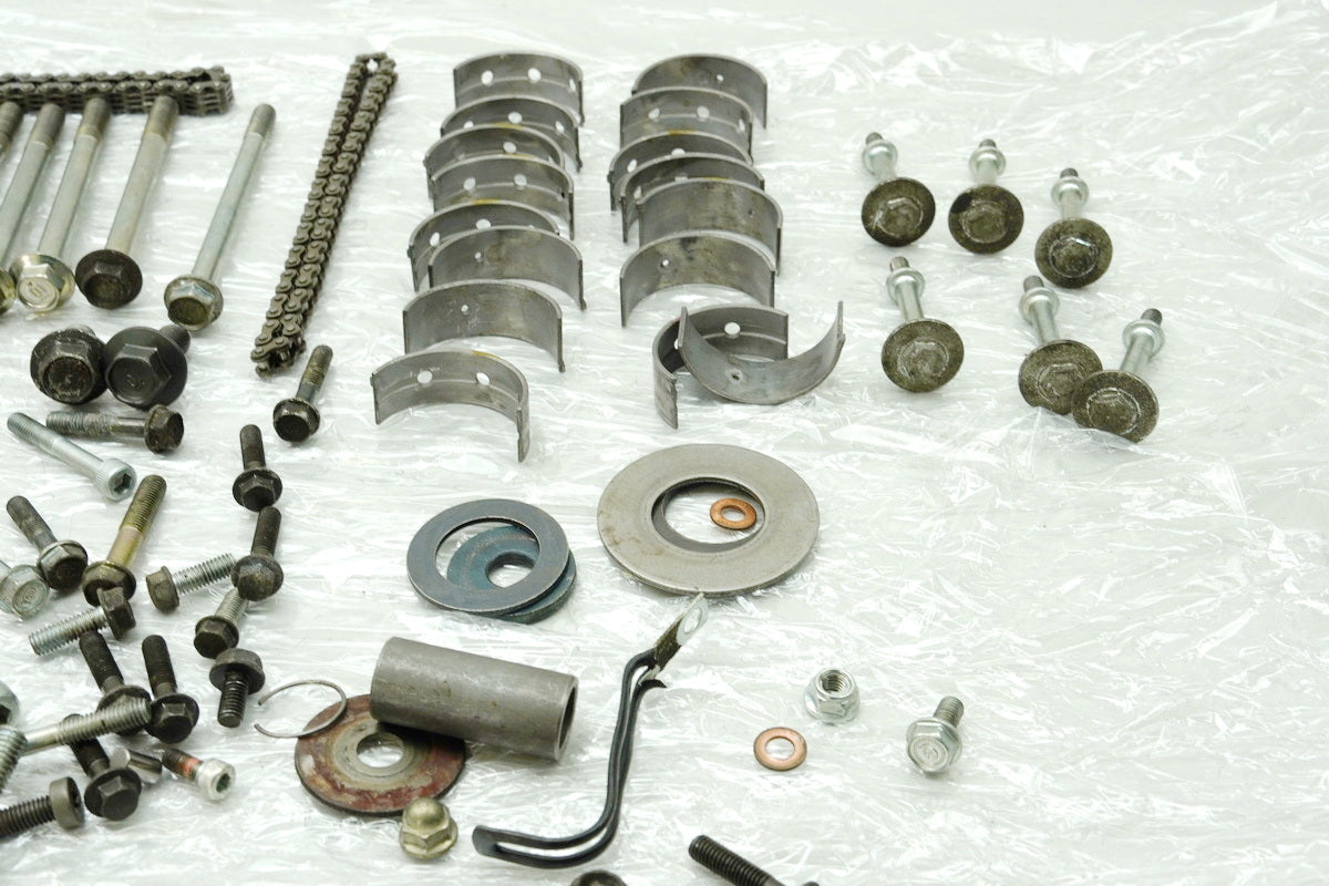HONDA CBR 1100 XX SC35 Schrauben & Kleinteile (für Motor)