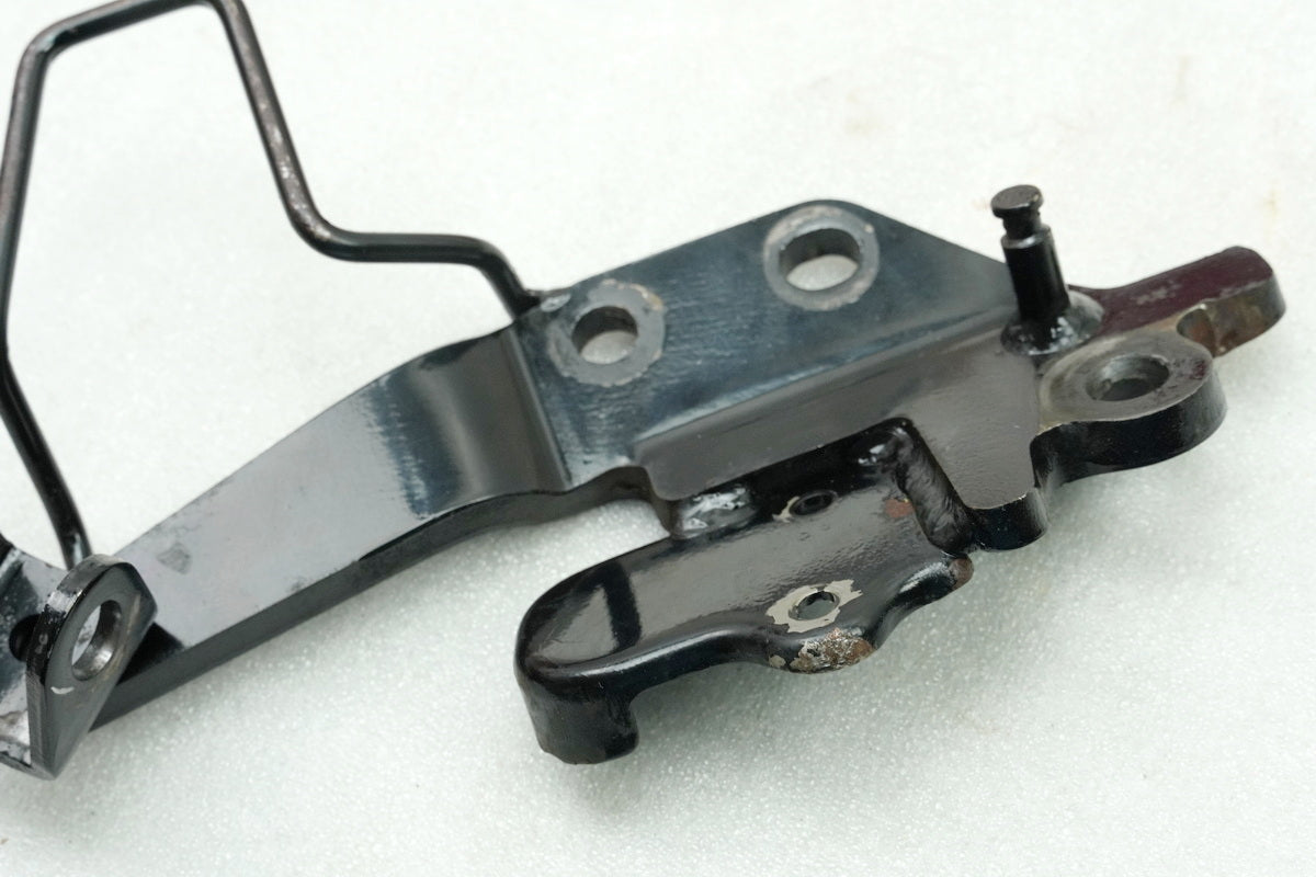 Kawasaki EL 252 EL 250B Eliminator Fußrastenträger Fahrer links Halter Fußraste