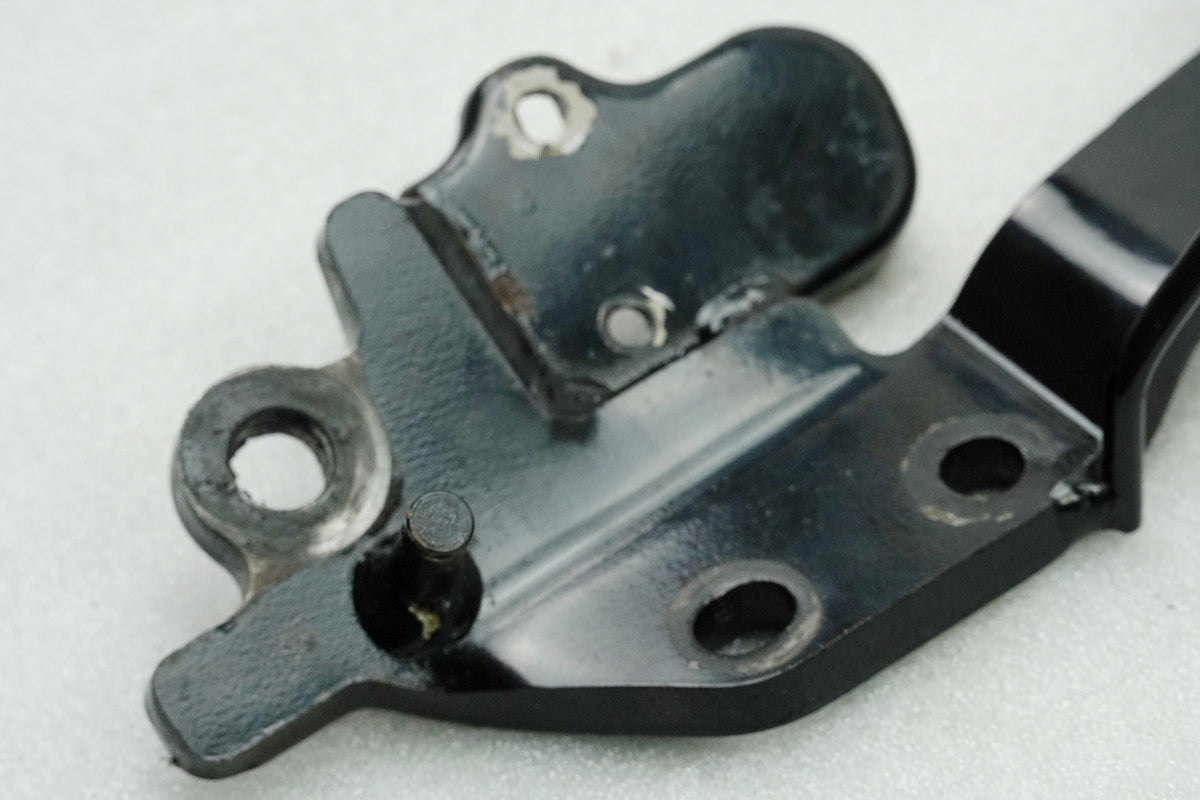 Kawasaki EL 252 EL 250B Eliminator Fußrastenträger Fahrer links Halter Fußraste