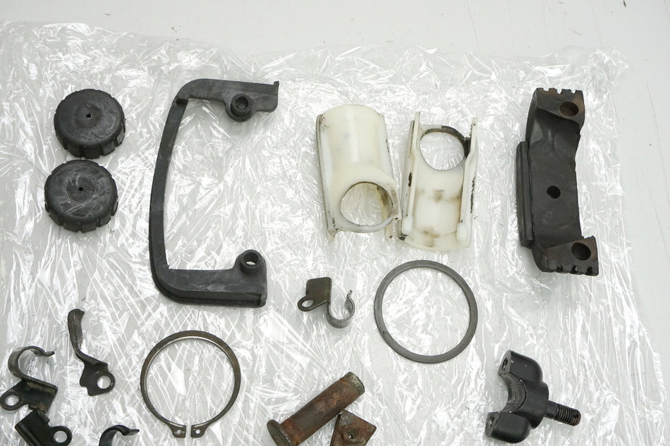YAMAHA SR 125 10F Screws & Small Parts