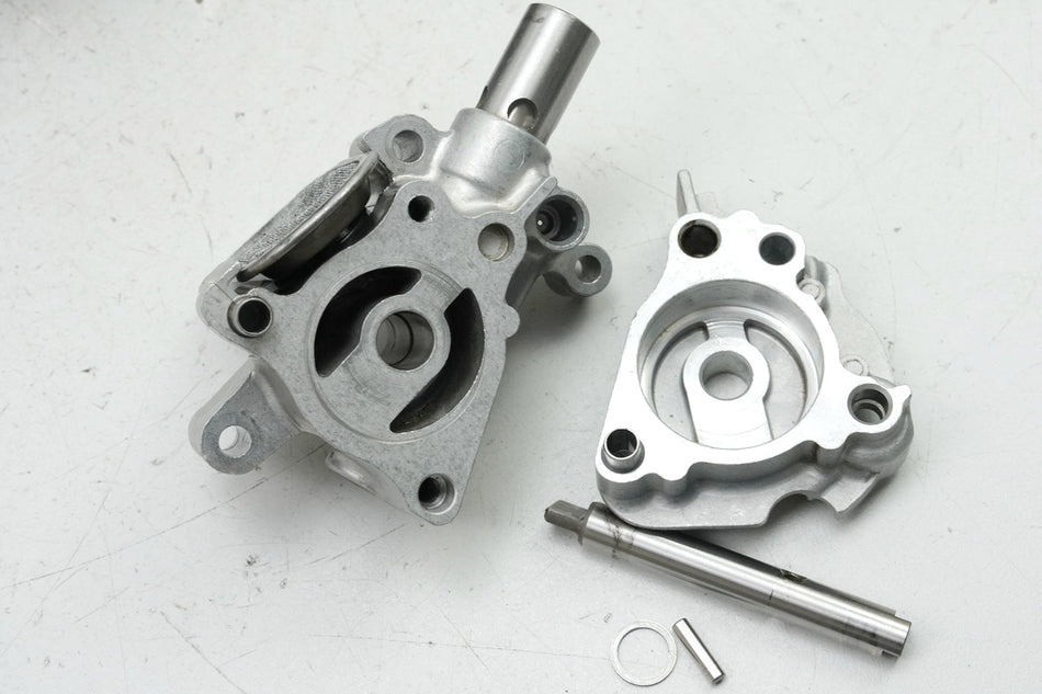 HONDA XL 600 PD06 TRANSALP Oil pump shaft housing (for engine)