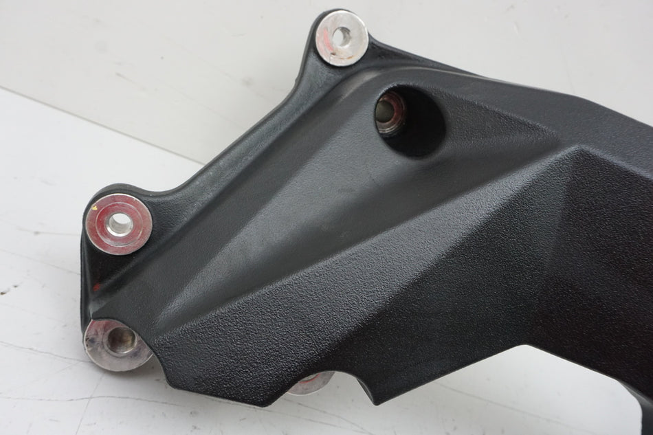 MV AGUSTA BRUTALE 800 DRAGSTER RR B322B Soporte bastidor izquierdo Horquilla basculante motor