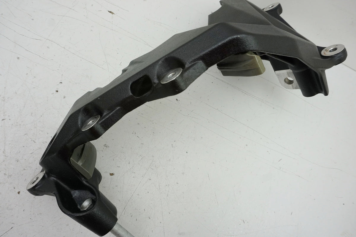 MV AGUSTA BRUTALE 800 DRAGSTER RR B322B Rahmenstrebe links Halter Schwinge Motor