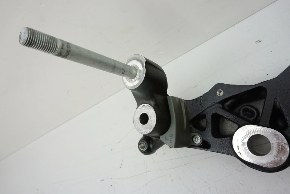 MV AGUSTA BRUTALE 800 DRAGSTER RR B322B Rahmenstrebe links Halter Schwinge Motor