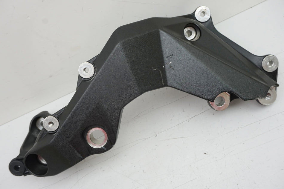 MV AGUSTA BRUTALE 800 DRAGSTER RR B322BB Rahmenstrebe re. Halter Schwinge Motor