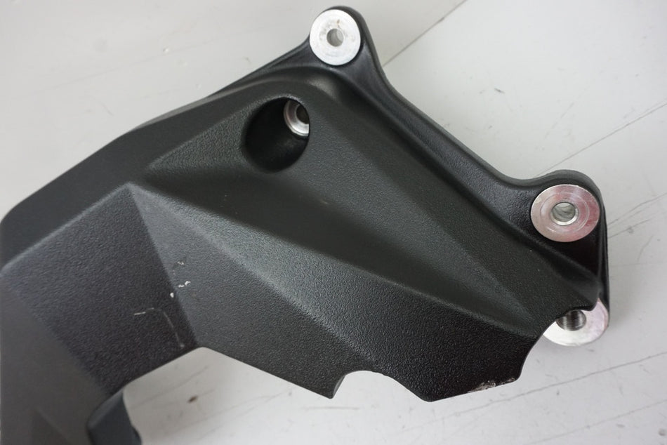 MV AGUSTA BRUTALE 800 DRAGSTER RR B322BB Rahmenstrebe re. Halter Schwinge Motor