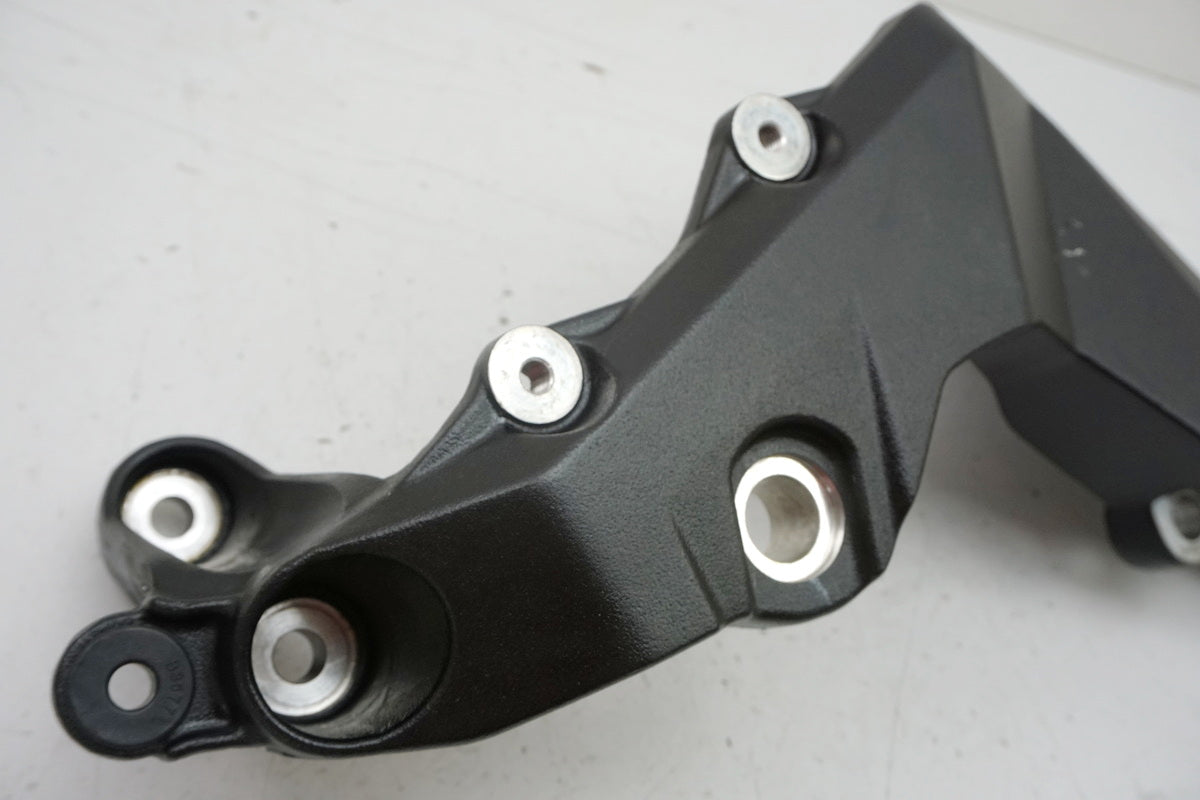 MV AGUSTA BRUTALE 800 DRAGSTER RR B322BB Frame brace right. Mount swingarm engine