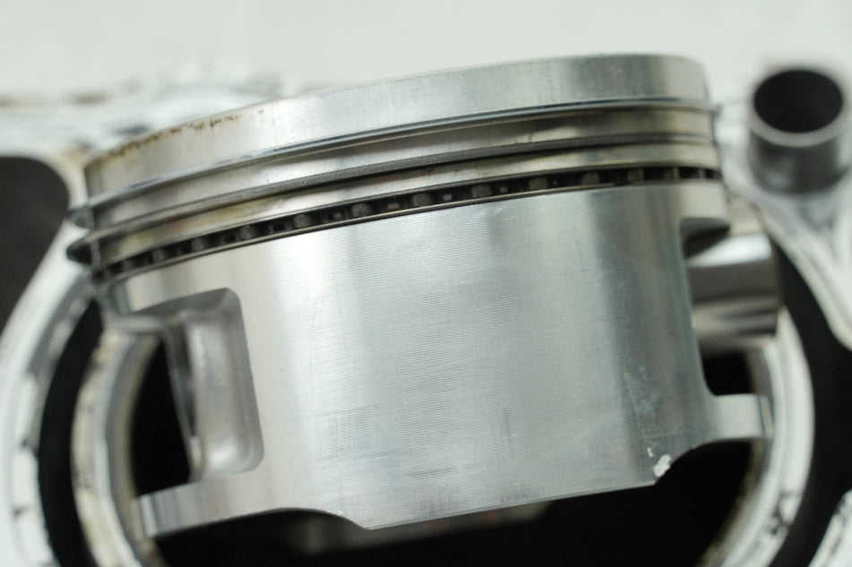 HONDA XL 600 PD06 TRANSALP Zylinder hinten & Kolben (für Motor)