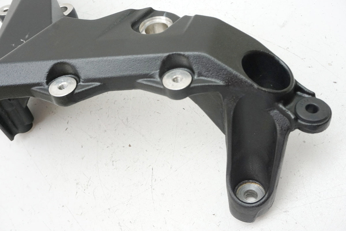 MV AGUSTA BRUTALE 800 DRAGSTER RR B322BB Frame brace right. Mount swingarm engine