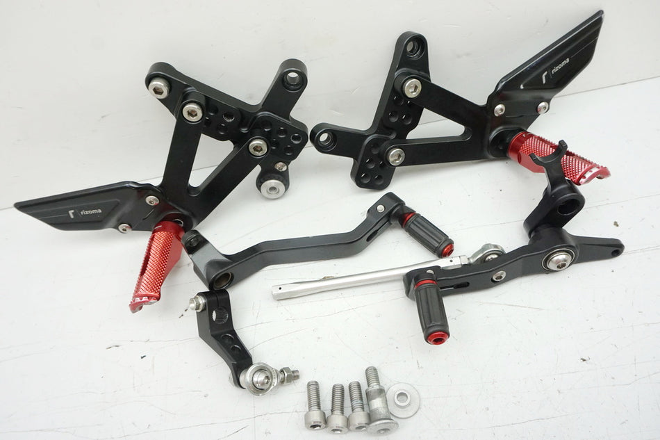 MV AGUSTA BRUTALE 800 DRAGSTER RR B322BB Reposapiés Rizoma PER 433 Palancas