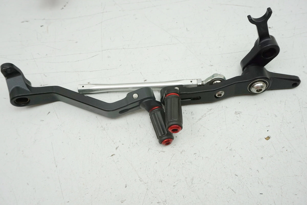 MV AGUSTA BRUTALE 800 DRAGSTER RR B322BB Fußrastenanlage Rizoma PER 433 Hebel