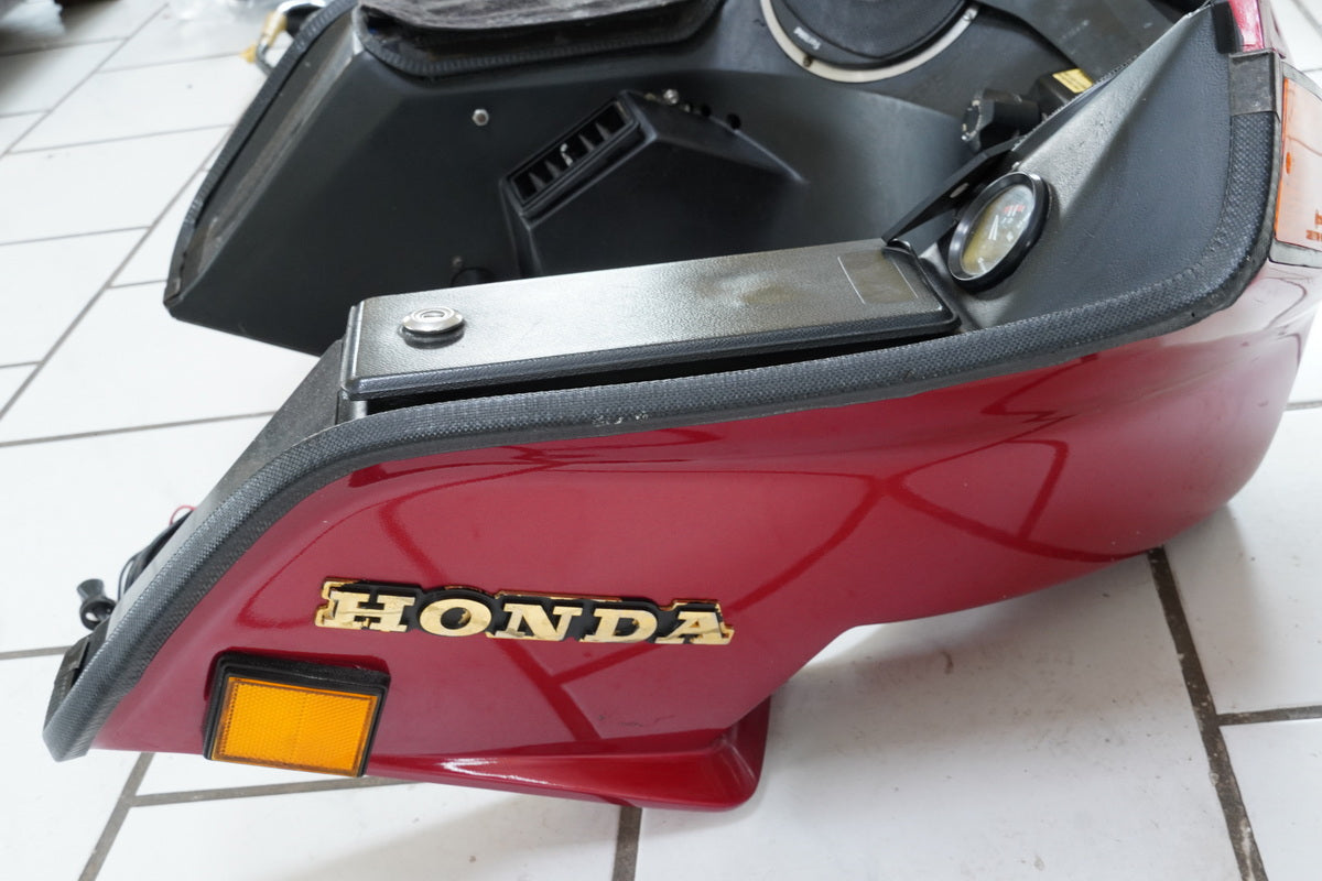 HONDA GL 500 PC02 SILVER WING Front Fairing Headlight Indicator Windshield Cowling