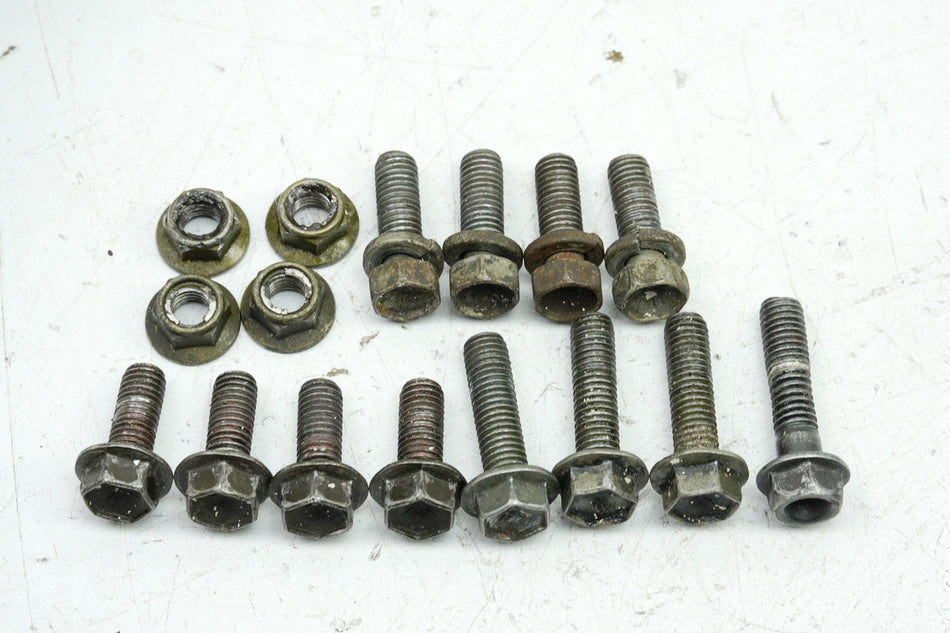 SUZUKI GSX 600 F AJ Bastidor Subchasis Soporte Tornillos Tirante