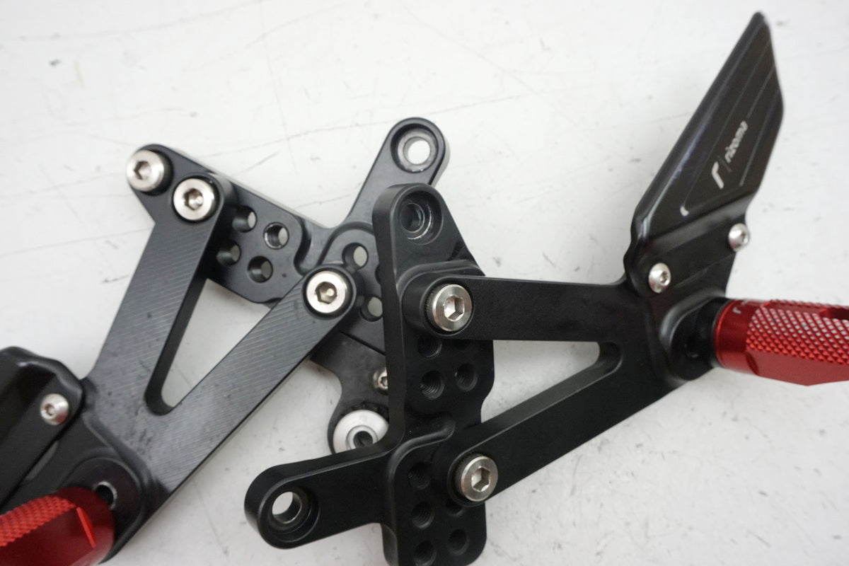 MV AGUSTA BRUTALE 800 DRAGSTER RR B322BB Fußrastenanlage Rizoma PER 433 Hebel