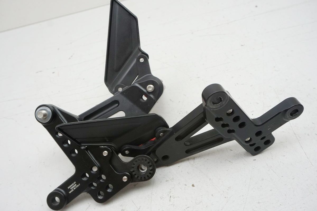 MV AGUSTA BRUTALE 800 DRAGSTER RR B322BB Fußrastenanlage Rizoma PER 433 Hebel