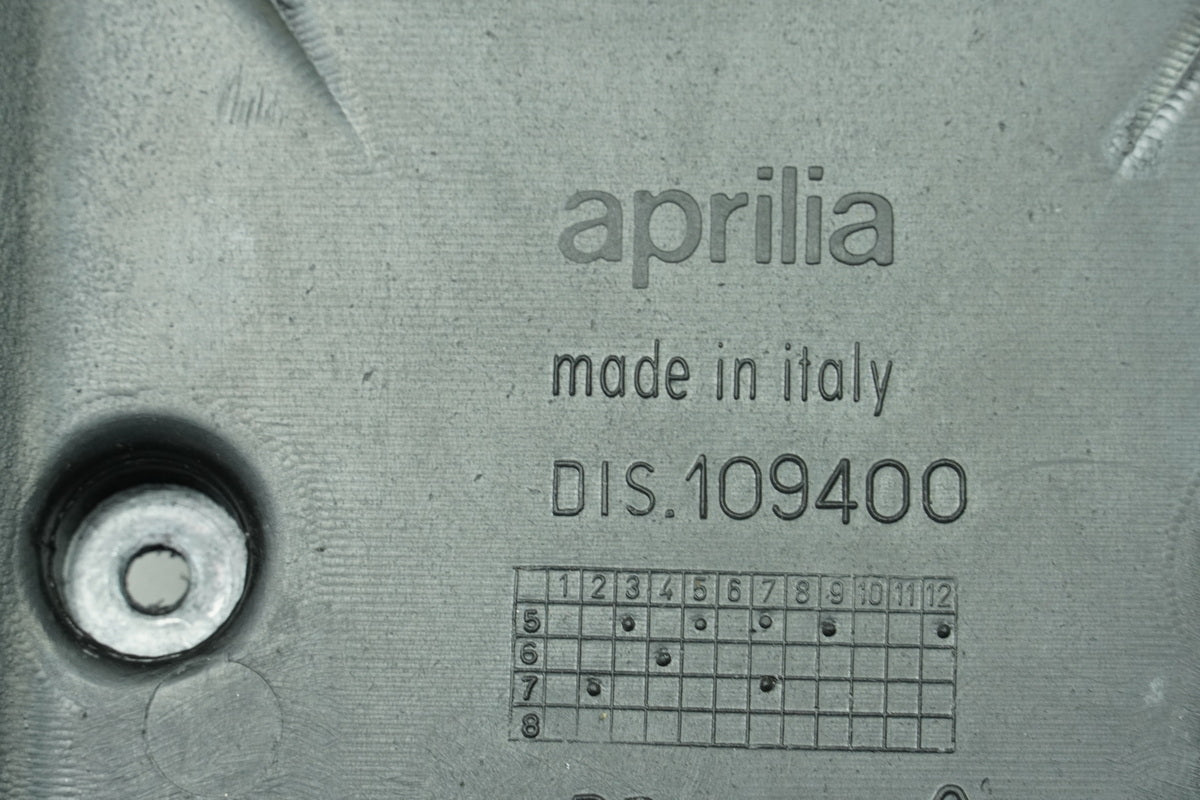 Aprilia Pegaso 650 Strada License Plate Holder Rear Mudguard Wheel Arch Fender