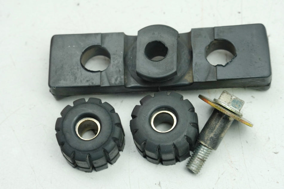 HONDA XL 600 PD06 TRANSALP Tankgummis Auflage Dämpfer Gummis Halter für Tank