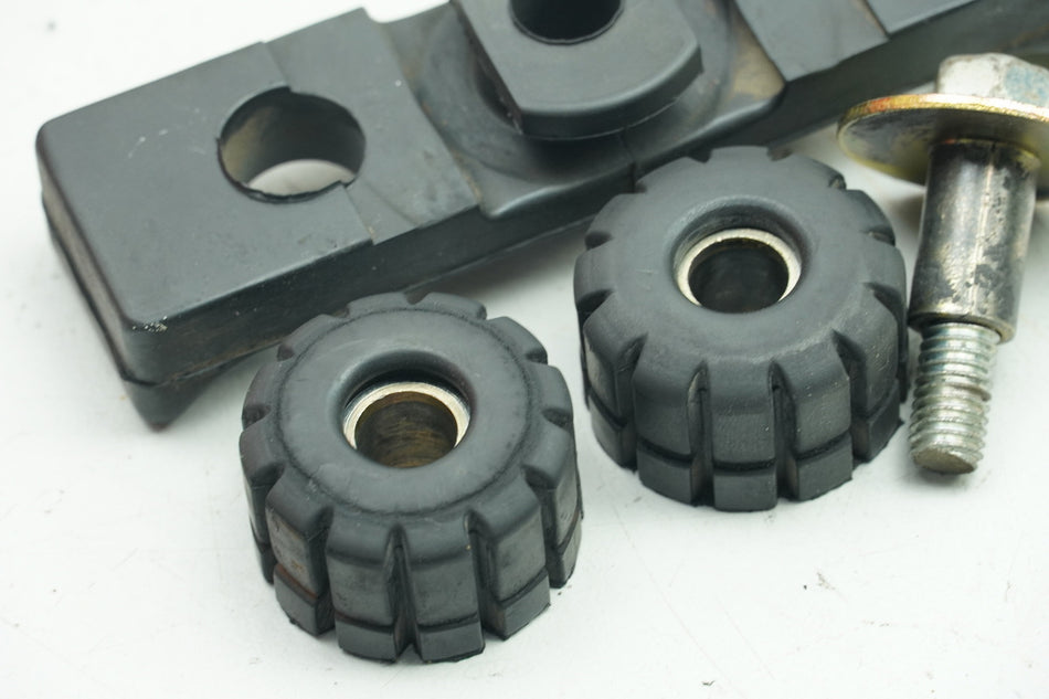 HONDA XL 600 PD06 TRANSALP Tankgummis Auflage Dämpfer Gummis Halter für Tank
