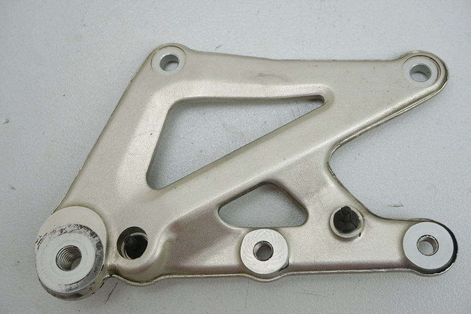 MV AGUSTA BRUTALE 800 DRAGSTER RR B322BB Soporte para cilindro maestro de freno trasero