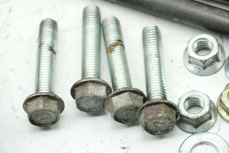 Kawasaki EL 252 EL 250B Eliminator Halterung Motor Achse Schrauben Motorhalter