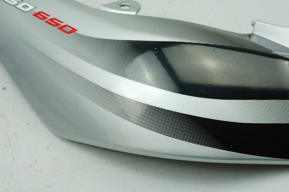 Aprilia Pegaso 650 Strada Heckverkleidung rechts Abdeckung Cover Seitendeckel