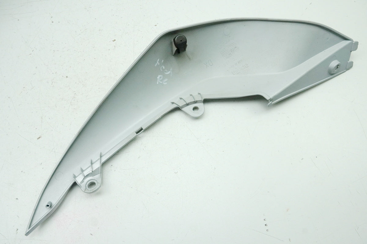 Aprilia Pegaso 650 Strada Heckverkleidung rechts Abdeckung Cover Seitendeckel