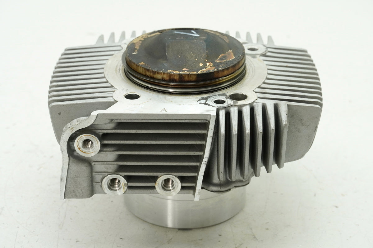 DUCATI MONSTER 696 ABS M5 Cylinder & Piston - horizontal (for engine) ONLY 1626km