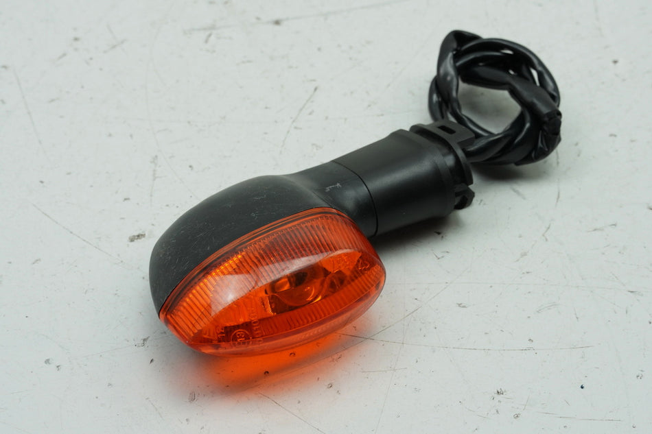 YAMAHA YZF R6 RJ11 Turn Signal Rear Left Original 2C0-83330-00-00