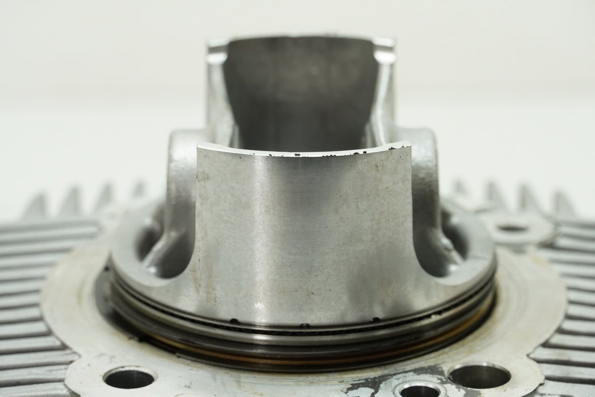 DUCATI MONSTER 696 ABS M5 Cylinder & Piston - horizontal (for engine) ONLY 1626km
