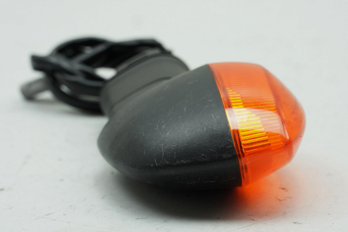 YAMAHA YZF R6 RJ11 Turn Signal Rear Left Original 2C0-83330-00-00