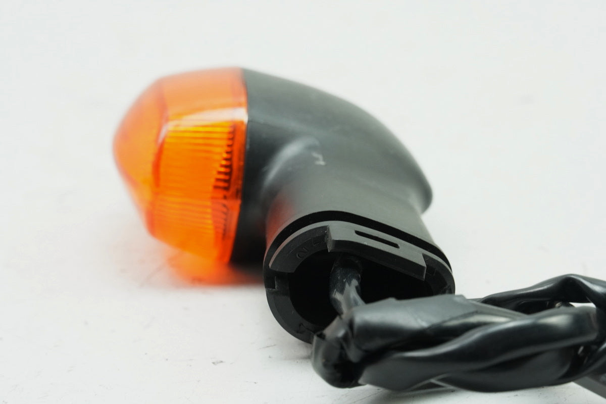 YAMAHA YZF R6 RJ11 Turn Signal Rear Left Original 2C0-83330-00-00