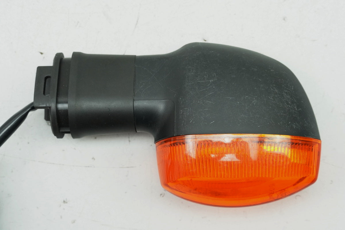 YAMAHA YZF R6 RJ15 Original Right Rear Turn Signal 2C0-83340-00-00