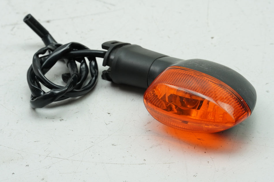 YAMAHA YZF R6 RJ11 Turn Signal Rear Right Original 2C0-83340-00-00