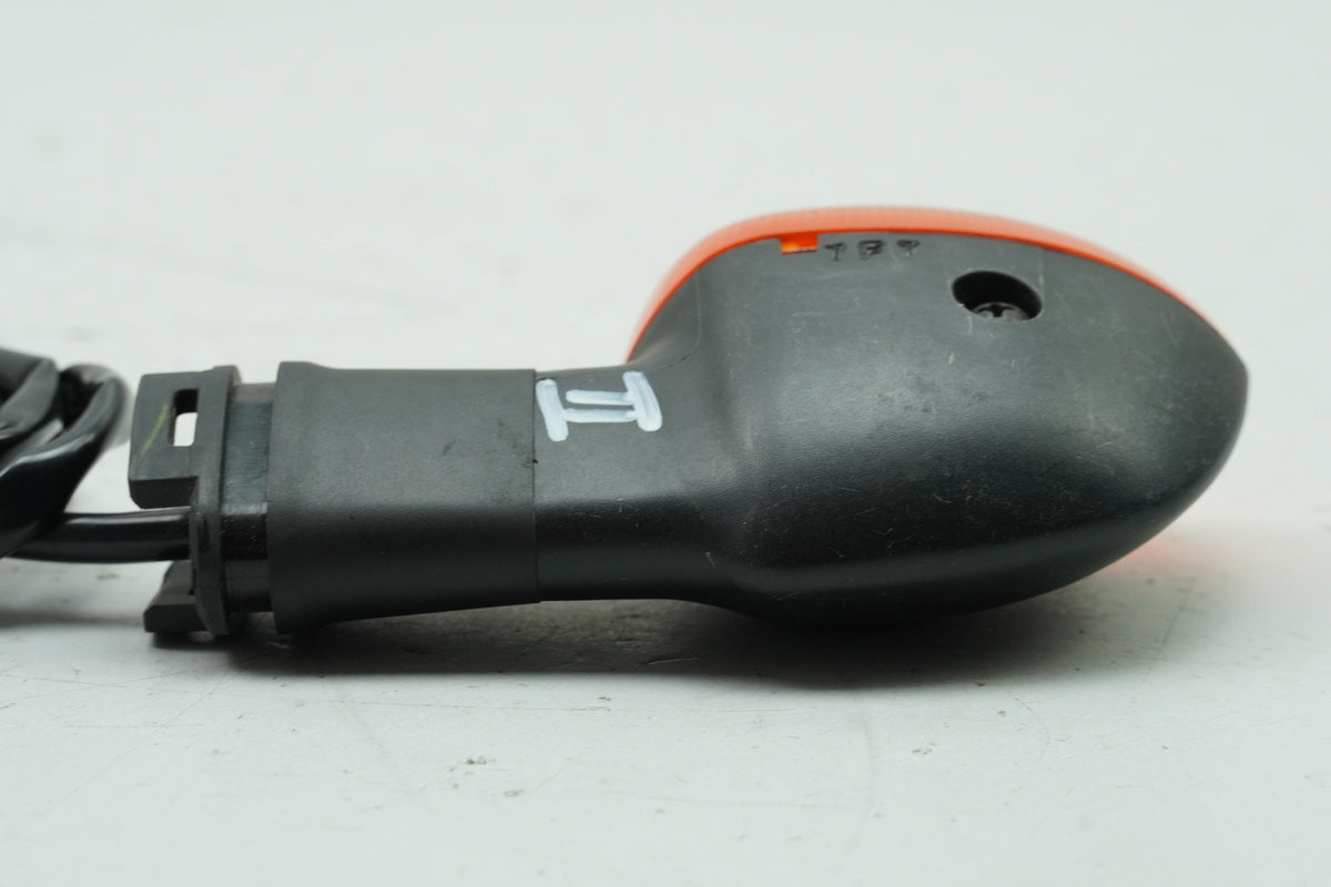 YAMAHA YZF R6 RJ11 Turn Signal Rear Right Original 2C0-83340-00-00