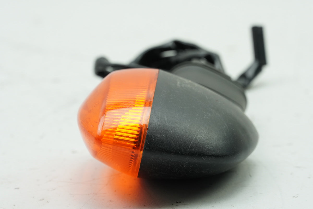 YAMAHA YZF R6 RJ11 Turn Signal Rear Right Original 2C0-83340-00-00