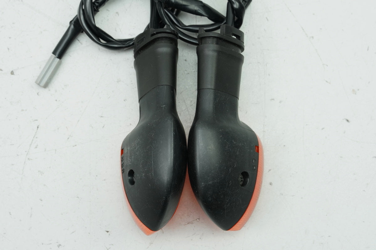 YAMAHA YZF R6 RJ15 Rear Turn Signals Left and Right Original (Pair) 2C0-83330-00-00