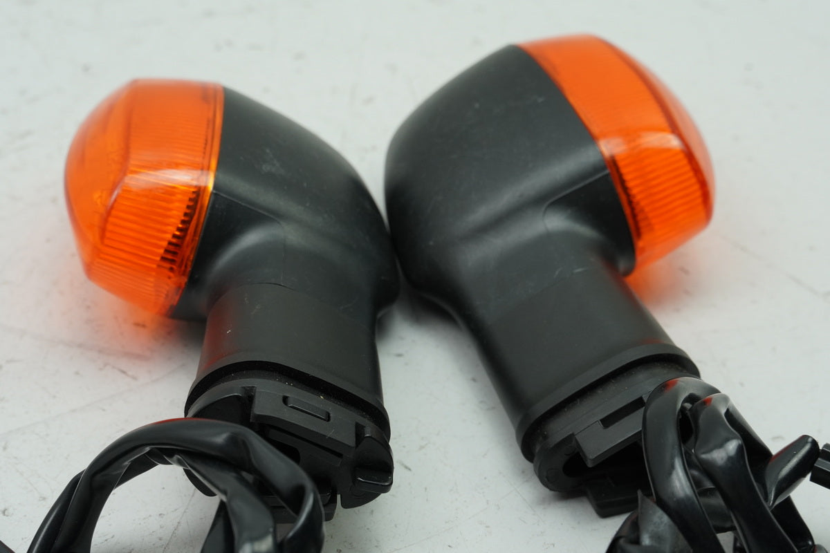 YAMAHA YZF R6 RJ15 Rear Turn Signals Left and Right Original (Pair) 2C0-83330-00-00