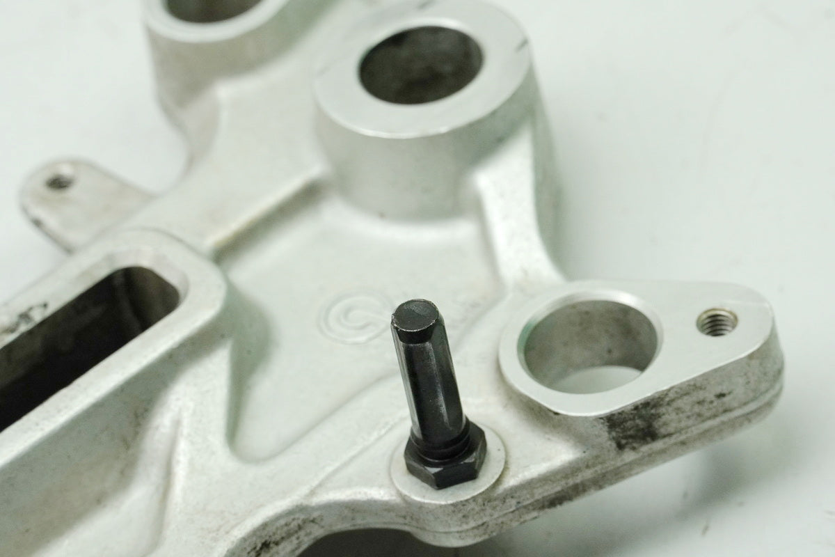 Aprilia Pegaso 650 660 Strada Ankerplatte Bremssattel hinten Halter Bremsanker
