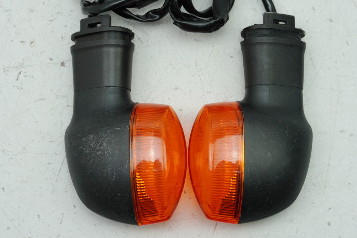 YAMAHA YZF R6 RJ15 turn signals left and right rear original pair 2C0-83330-00-00