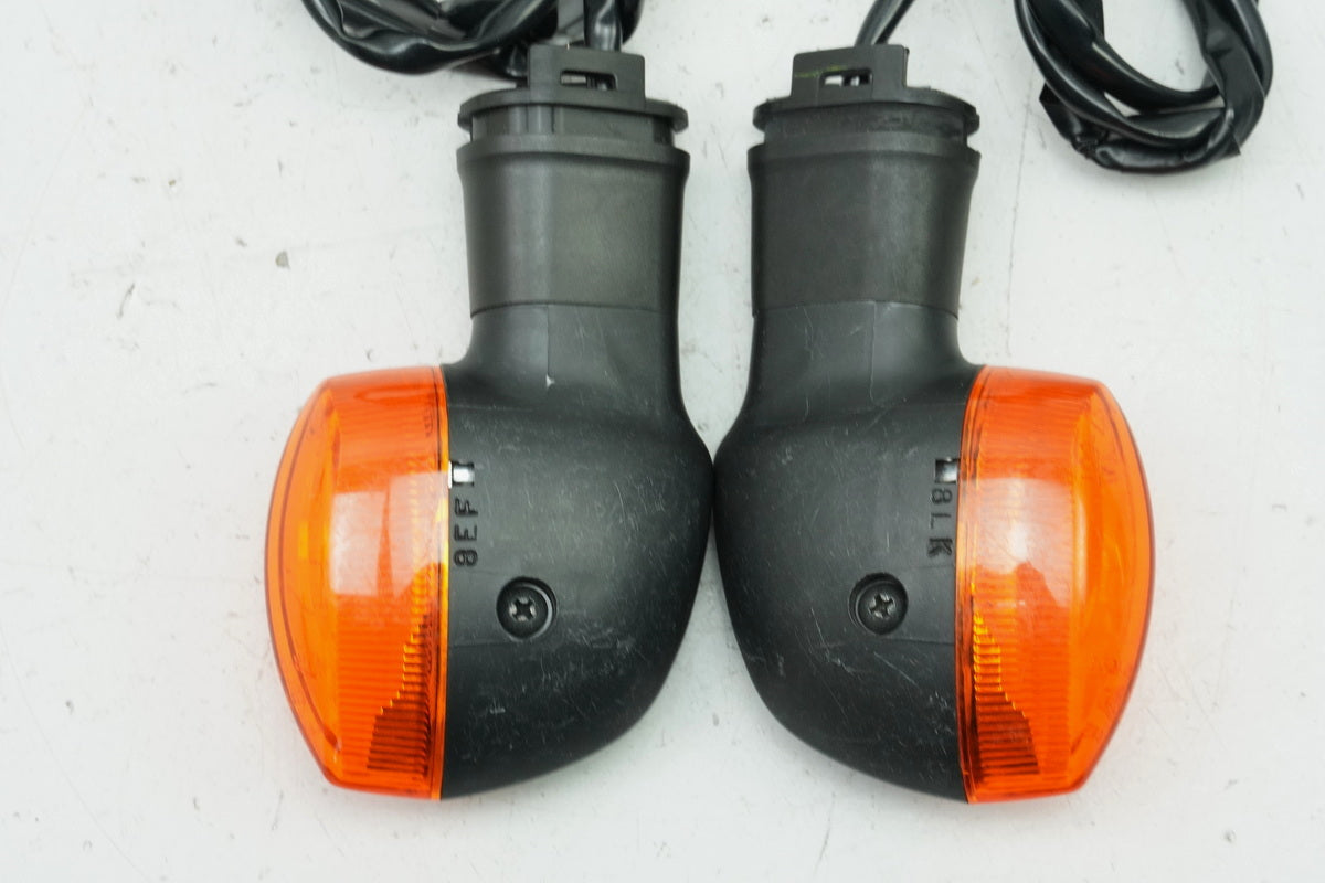 YAMAHA YZF R6 RJ15 turn signals left and right rear original pair 2C0-83330-00-00