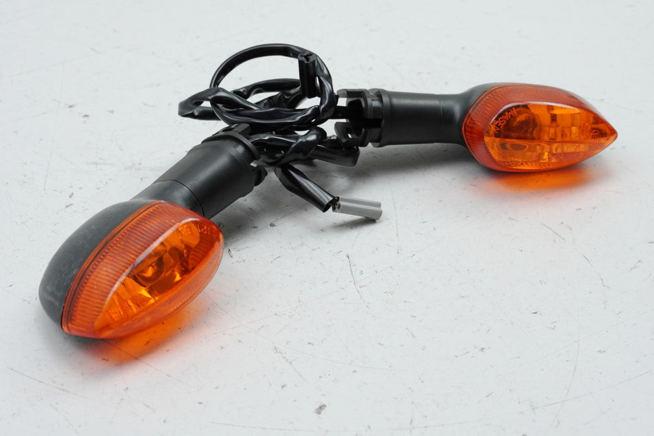 YAMAHA YZF R6 RJ11 Turn Signals Left and Right Rear Original Pair 2C0-83330-00-00