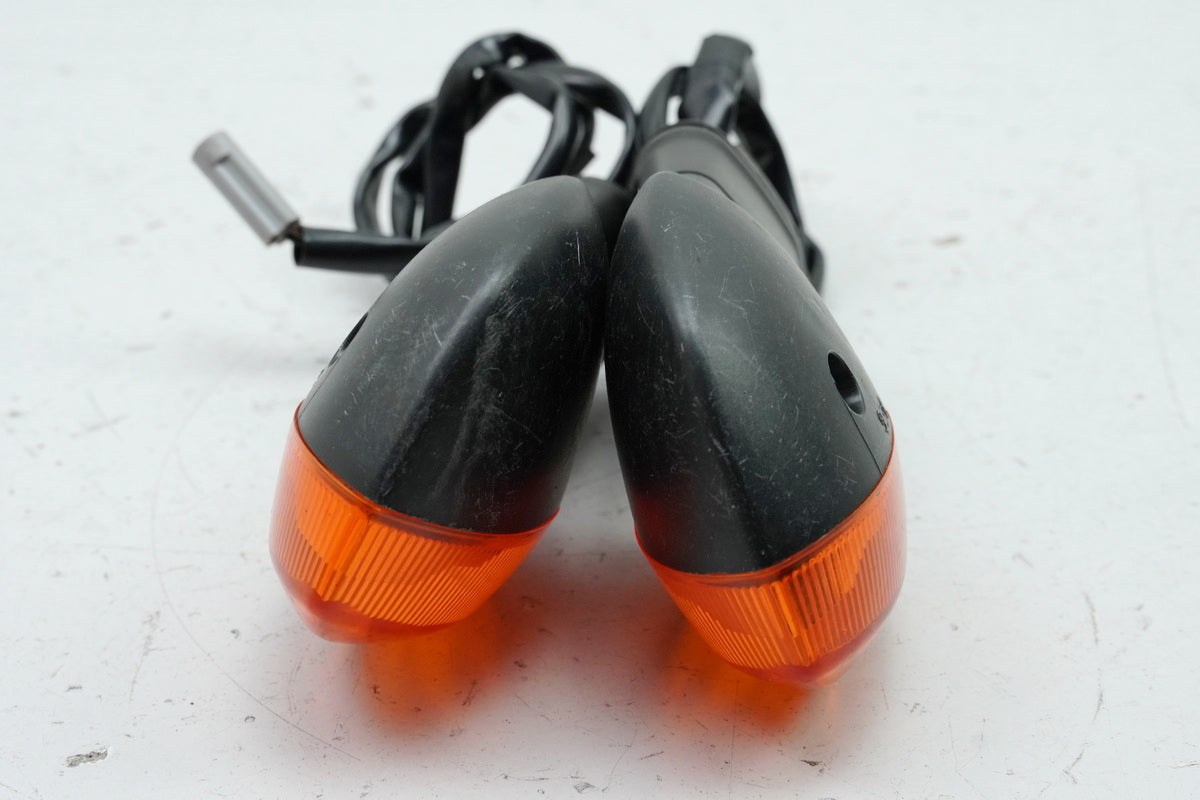 YAMAHA YZF R6 RJ11 Turn Signals Left and Right Rear Original Pair 2C0-83330-00-00