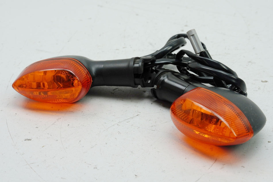YAMAHA YZF R6 RJ11 Turn Signals Left and Right Rear Original Pair 2C0-83330-00-00