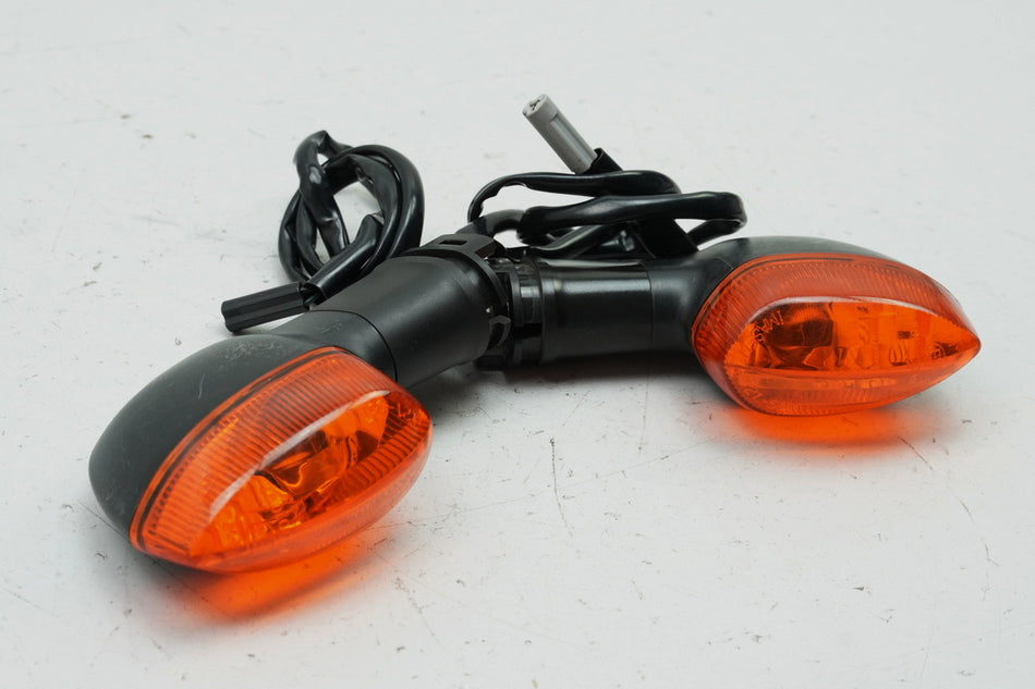 YAMAHA YZF R6 RJ11 Turn Signals Left and Right Rear Original Pair 2C0-83330-00-00