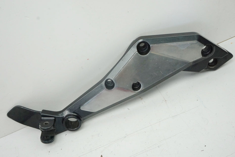 KAWASAKI GPZ 1100 ZXT10E PLACA POSAPIÉS DERECHA SOPORTE POSAPIÉS SOPORTE ESTRIBERA